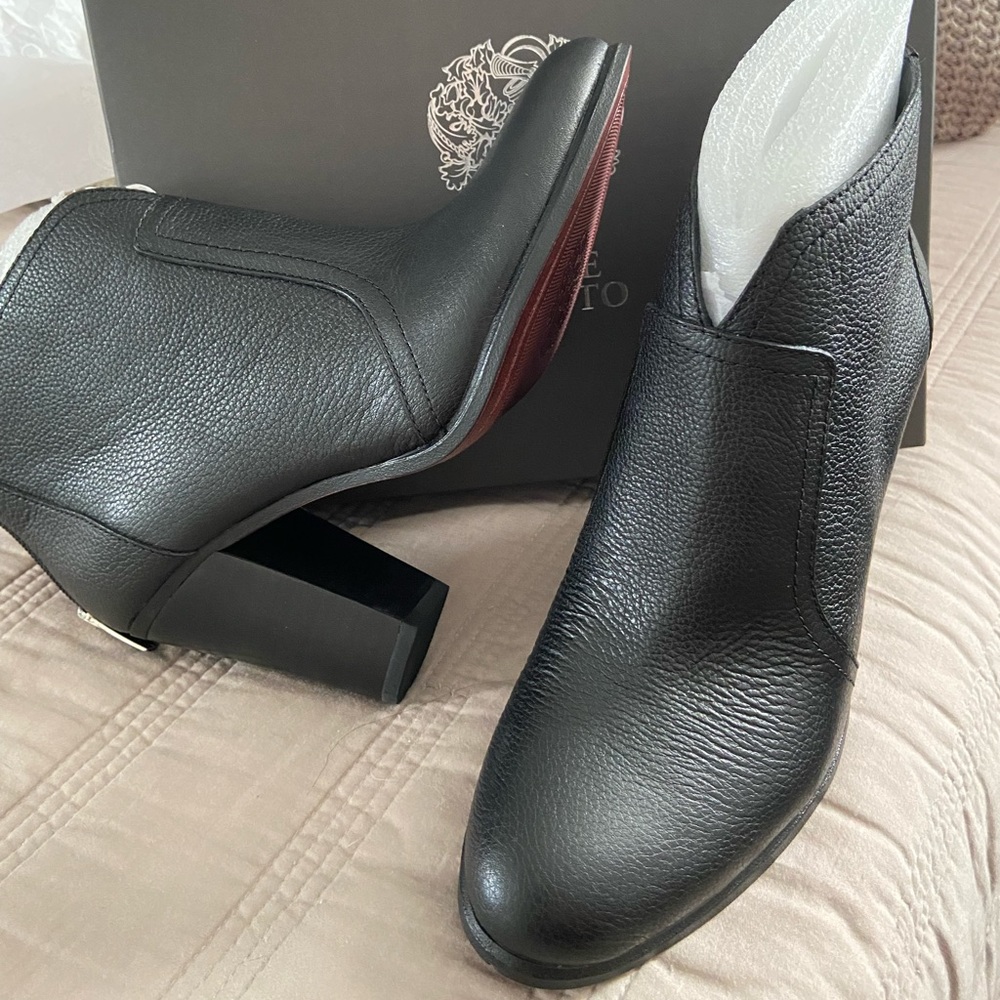 Vince Camuto, the Fralina Leather Block Heel Booties : Leather..NWB